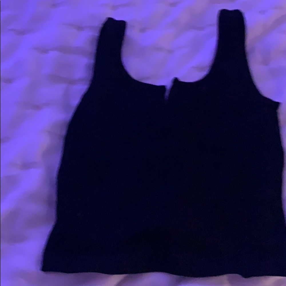 Black Cropped Tank